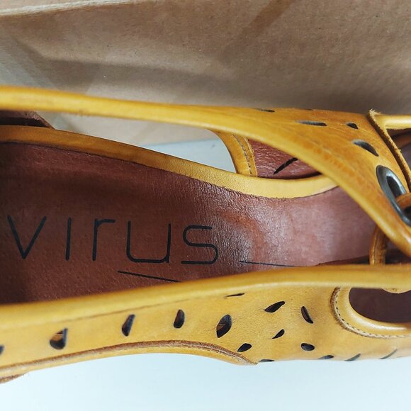 Virus Mustard Leather Platform Open-Toe Shoes - Size 39 (US 8.5) - Picture 6 of 6